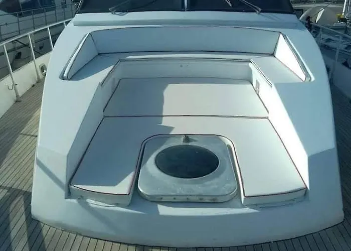 Un Yacht De 24M Rien Que Pour Vous !