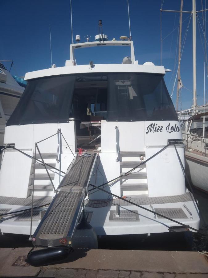 Botel Un Yacht De 24m Rien Que Pour Vous ! *