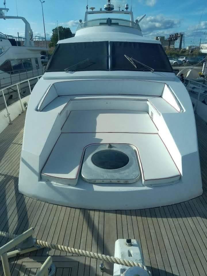 Botel Un Yacht De 24m Rien Que Pour Vous ! Sete
