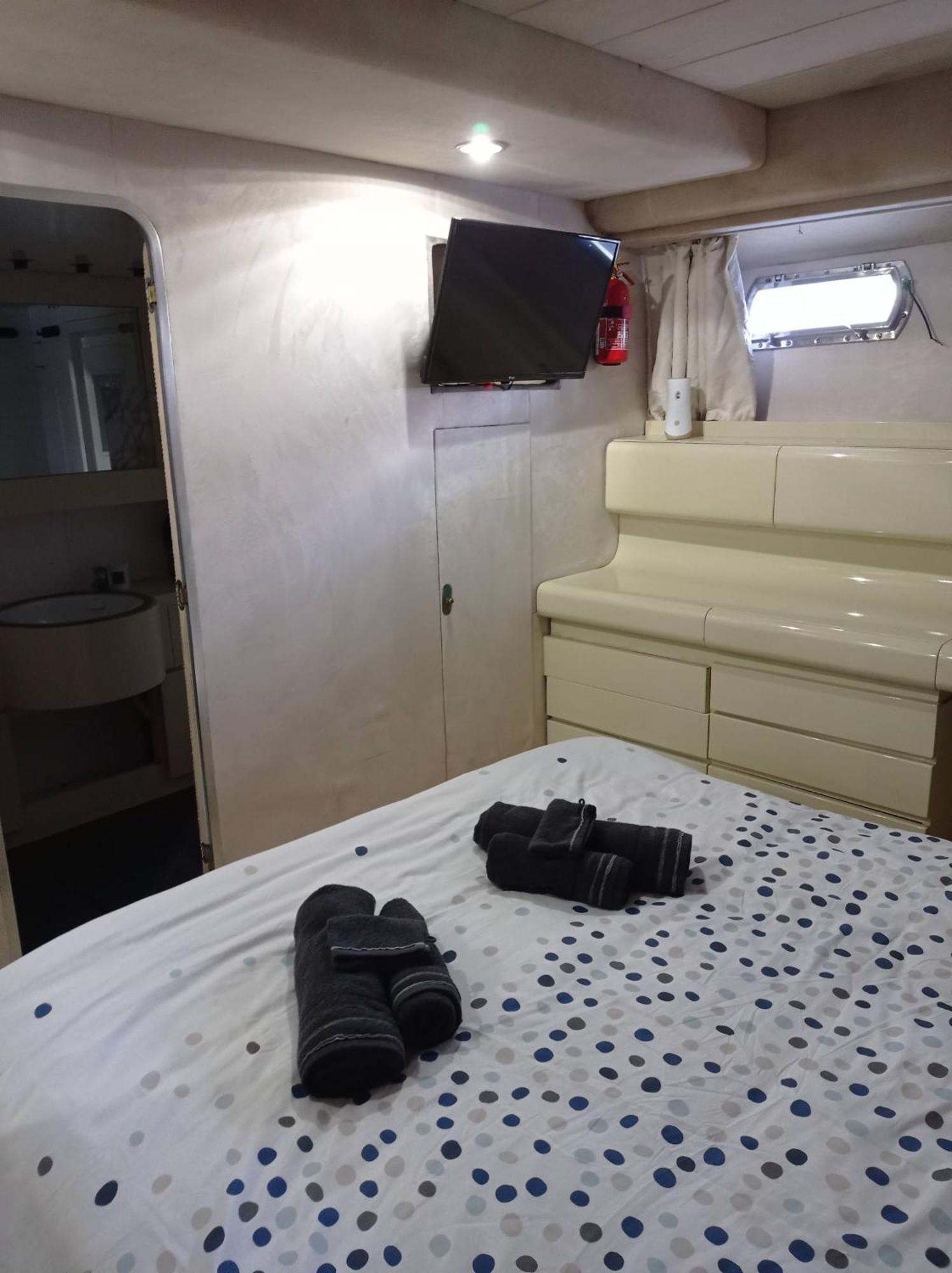 Un Yacht De 24m Rien Que Pour Vous !