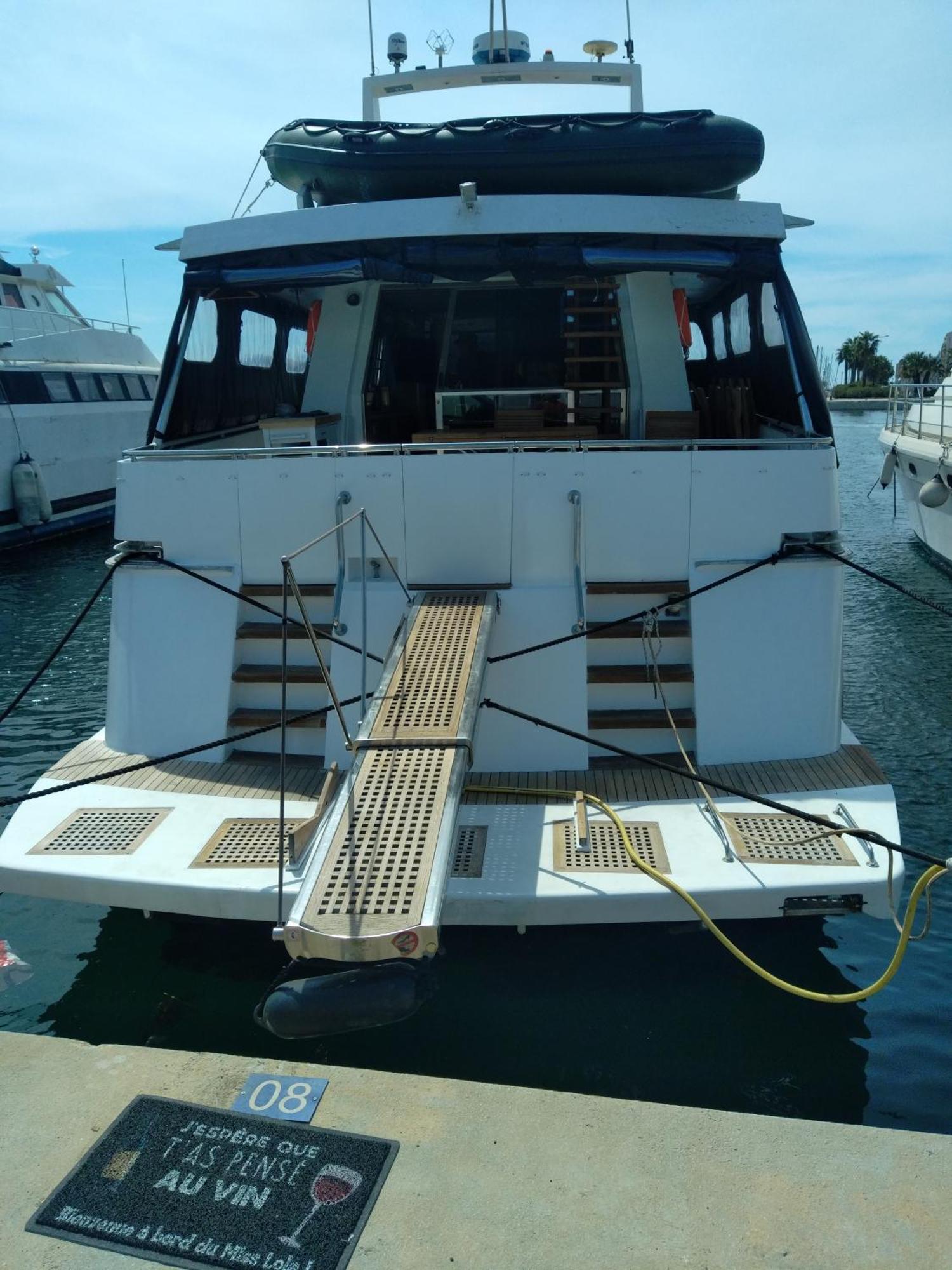 Un Yacht De 24m Rien Que Pour Vous ! *